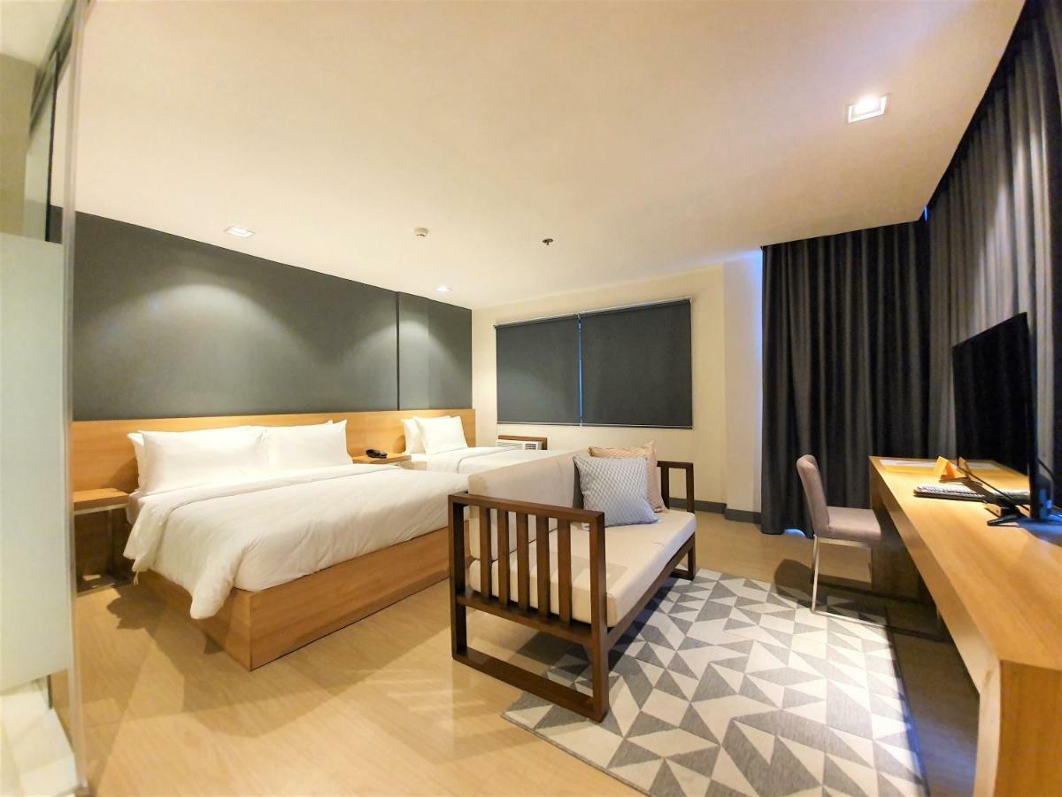 The Upperroom @ Real Suites Bacolod Bagian luar foto
