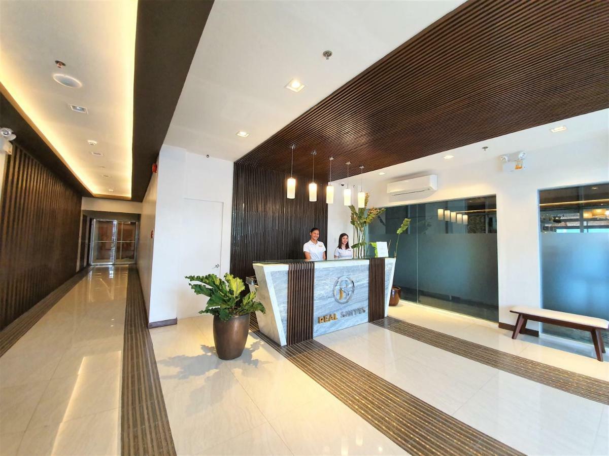 The Upperroom @ Real Suites Bacolod Bagian luar foto