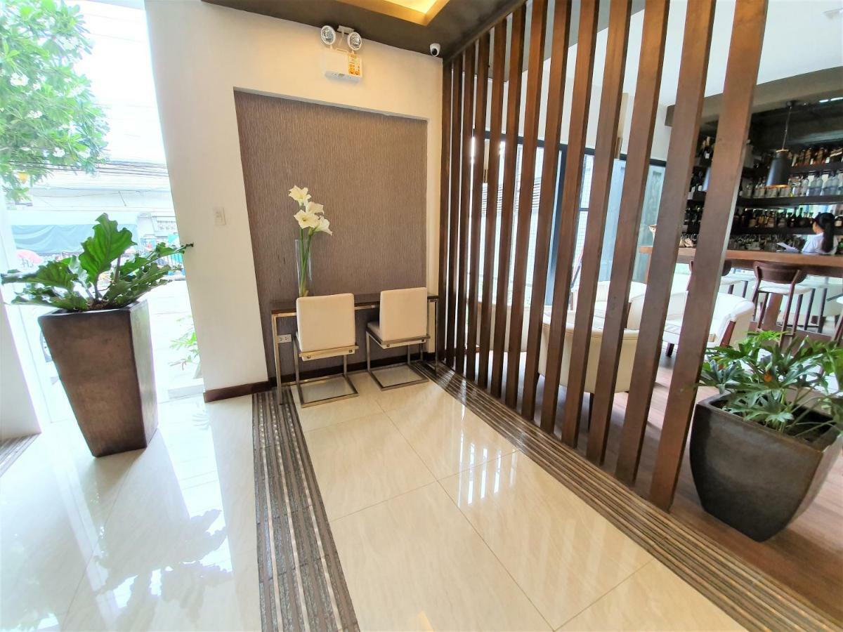The Upperroom @ Real Suites Bacolod Bagian luar foto